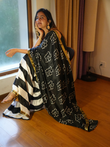 Black & White Bhandej Saree Blouse Set