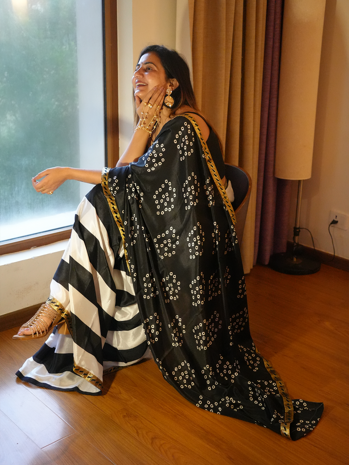Black & White Bhandej Saree Blouse Set